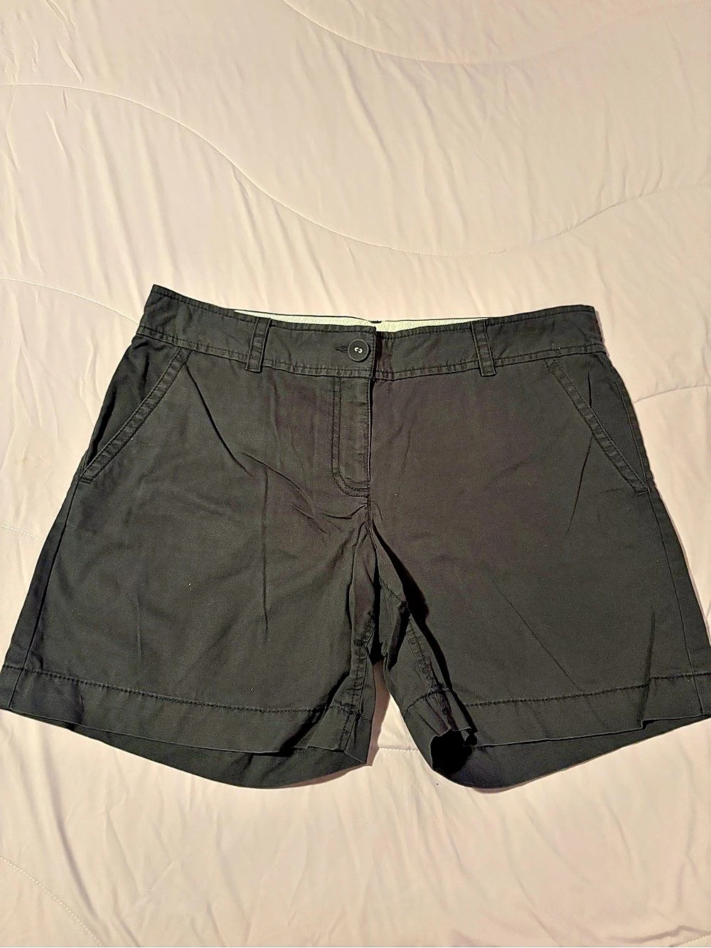 Ann Taylor LOFT Bermuda Shorts in Navy Size 8